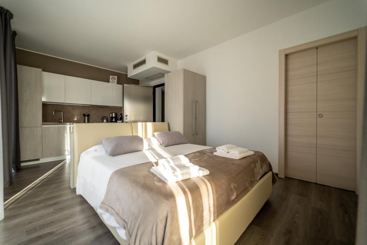 Residenza Luigina Apartment วาเรนนา ภายนอก รูปภาพ